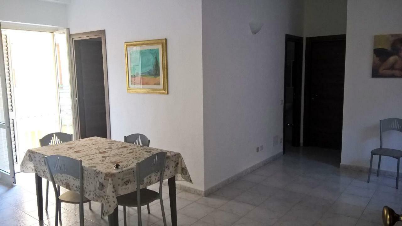 Climatizzato In Centro A 100M Dal Mare Villa Cirò Marina Buitenkant foto