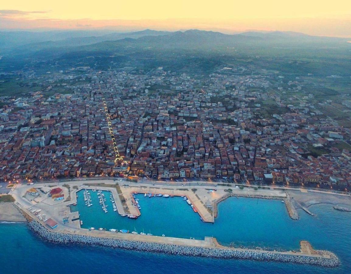 Climatizzato In Centro A 100M Dal Mare Villa Cirò Marina Buitenkant foto