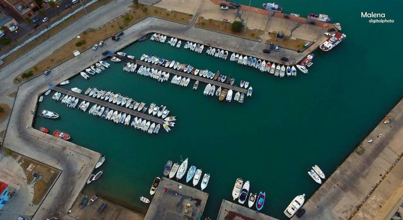 Climatizzato In Centro A 100M Dal Mare Villa Cirò Marina Buitenkant foto